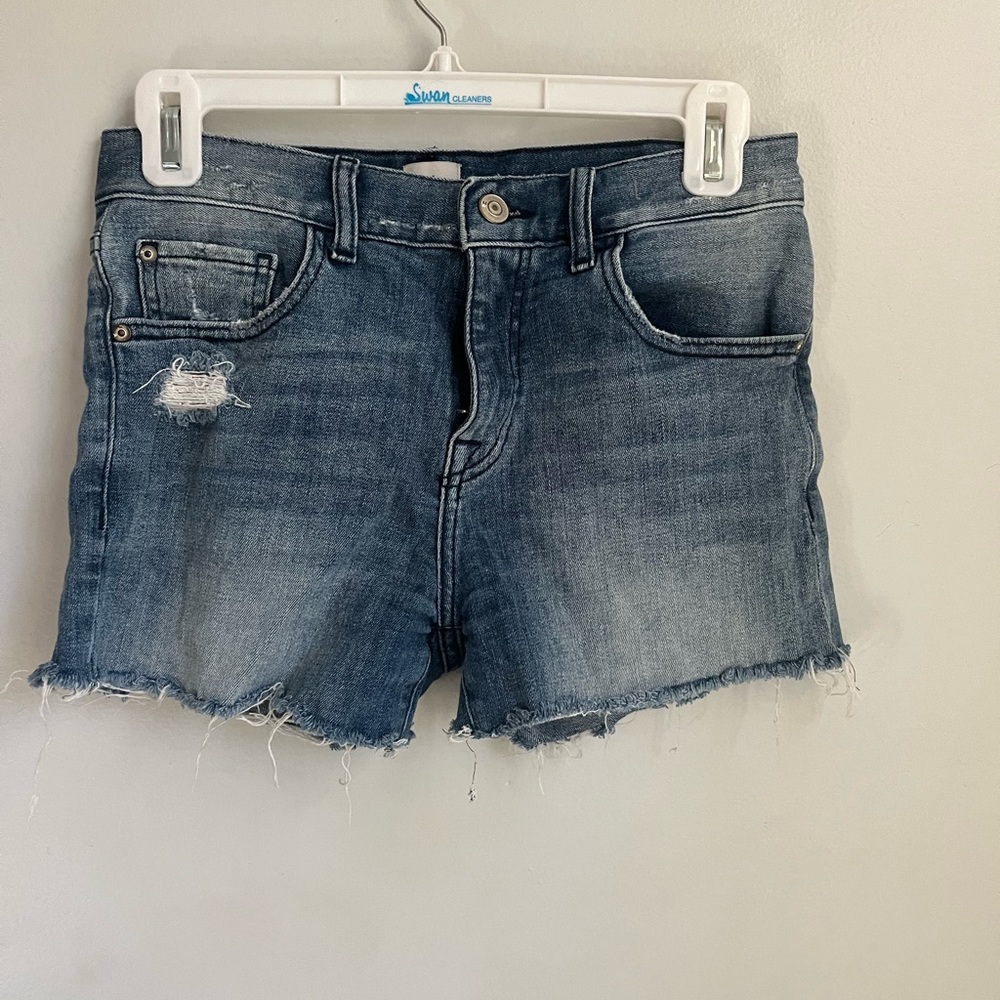 MADISON Bowery Mid-rise cut off shorts. Size 24 women’s. Blue distressed denim.